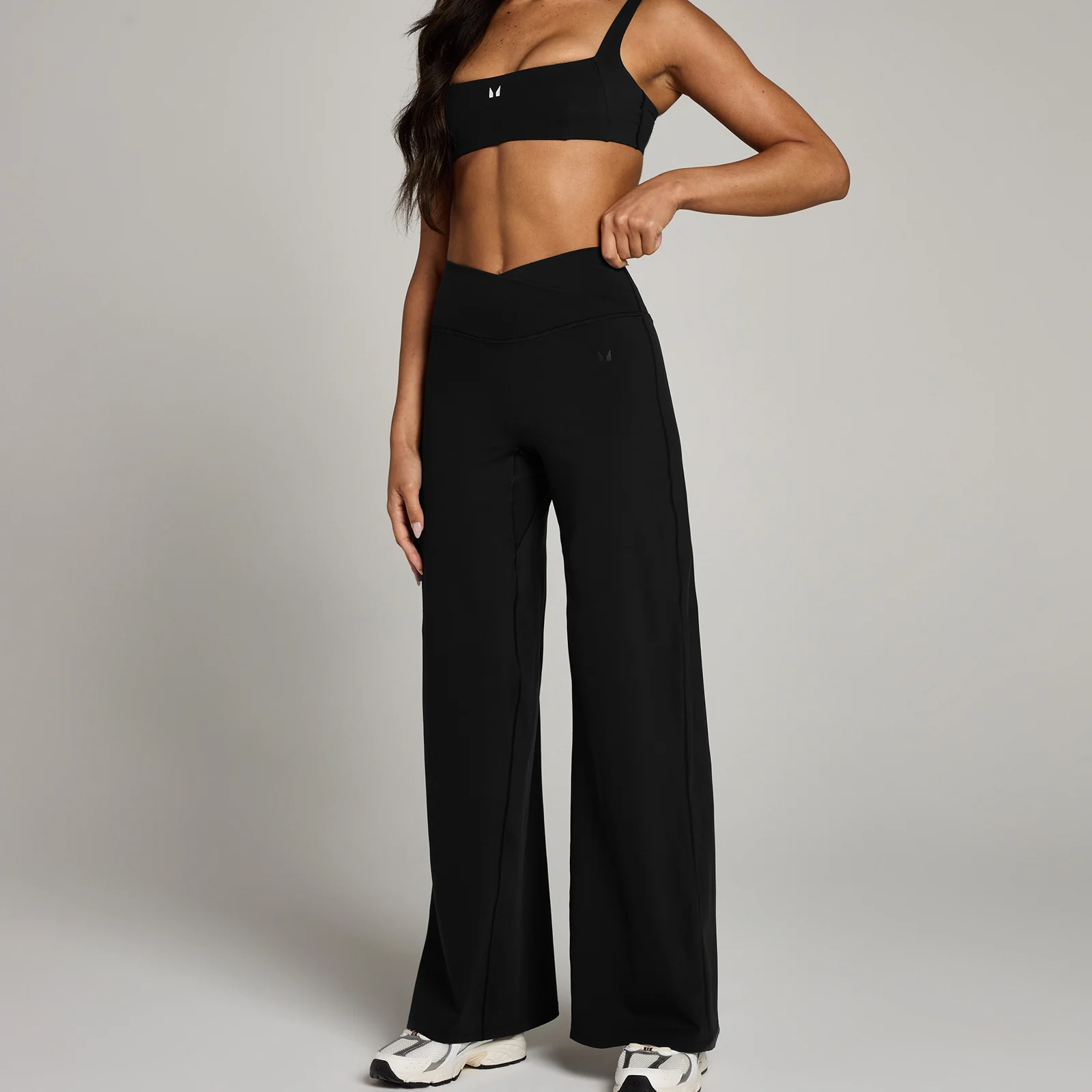 女士健身交叉阔腿紧身裤 - 黑色 - L 图片 1